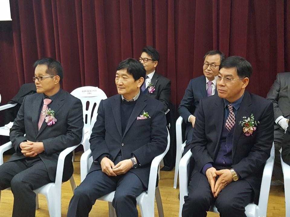 (재)인천기계공고동문장학회 임원-전체 사진-8275103190.jpg