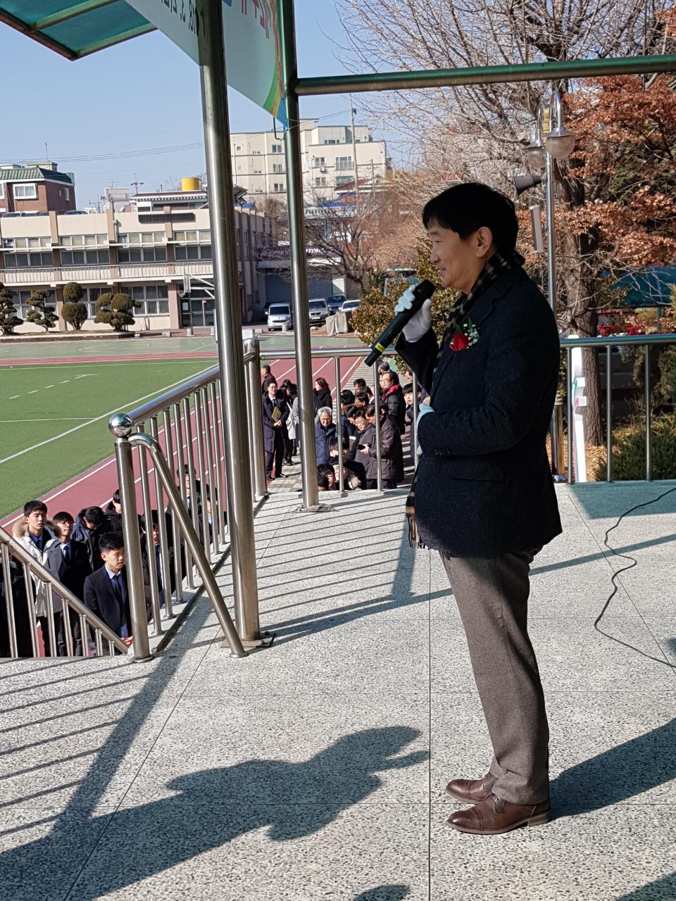(재)인천기계공고동문장학회 임원-전체 사진-8305601019.jpg