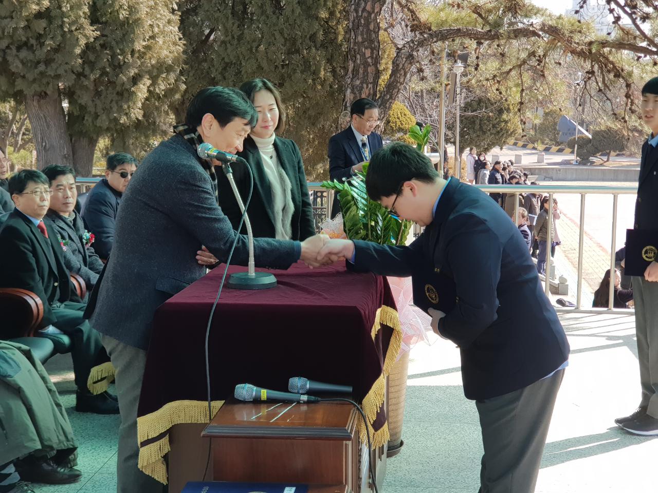 (재)인천기계공고동문장학회 임원-전체 사진-8305601028.jpg