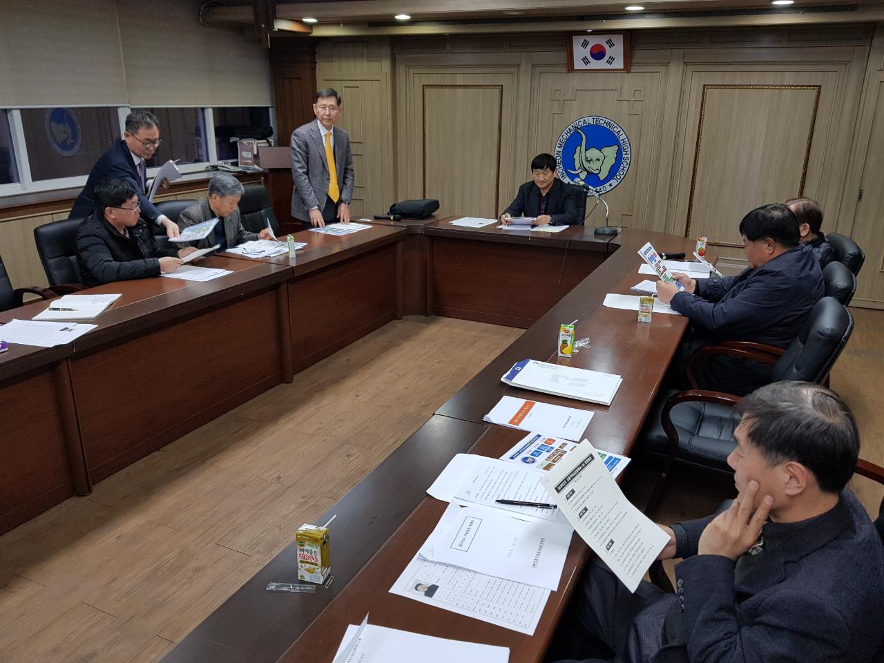 (재)인천기계공고동문장학회 임원-전체 사진-8463662109.jpg