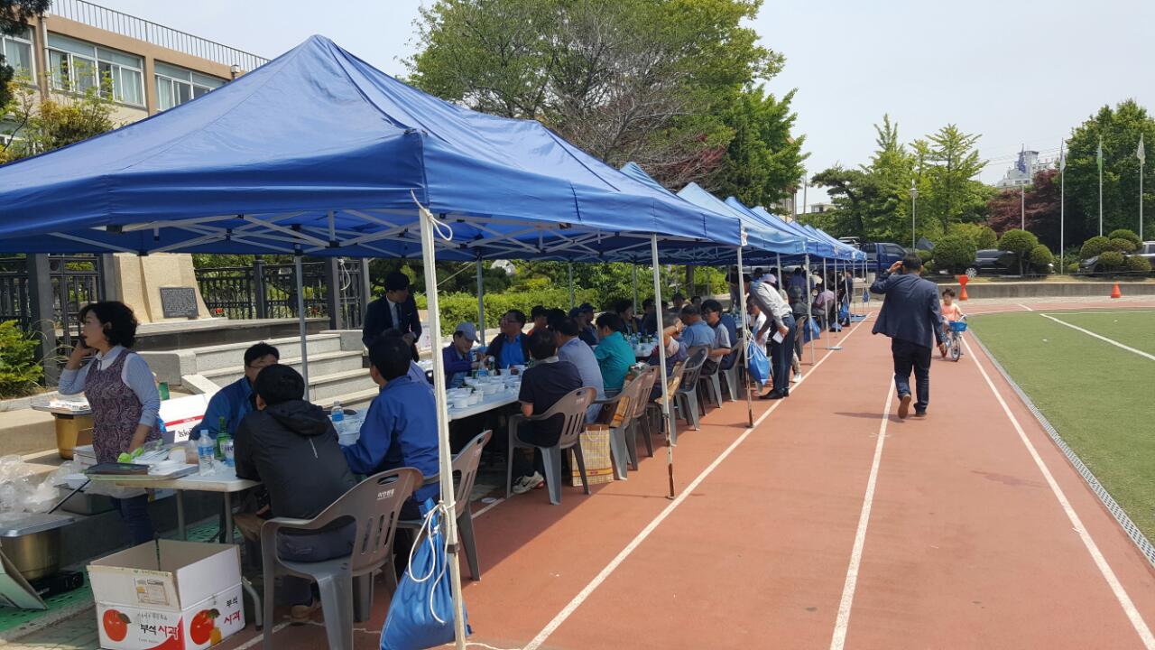 (재)인천기계공고동문장학회 임원-전체 사진-6081969976.jpg