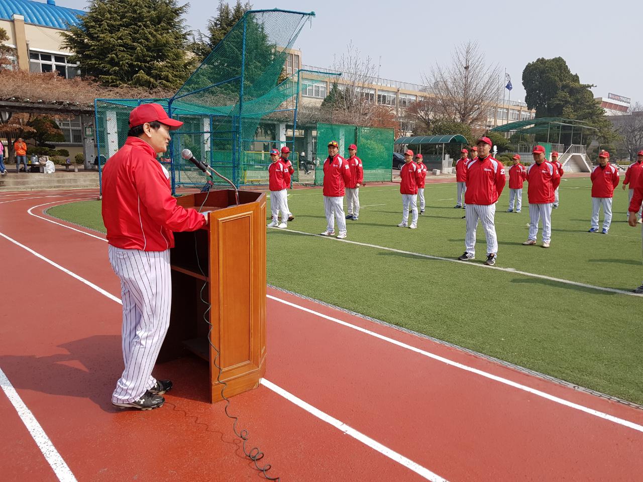 (재)인천기계공고동문장학회 임원-전체 사진-8520936735.jpg