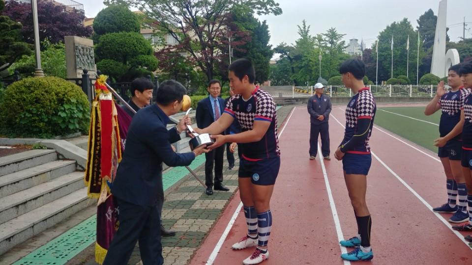(재)인천기계공고동문장학회 임원-전체 사진-9050546925.jpg