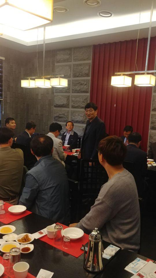 (재)인천기계공고동문장학회 임원-전체 사진-9050546935.jpg