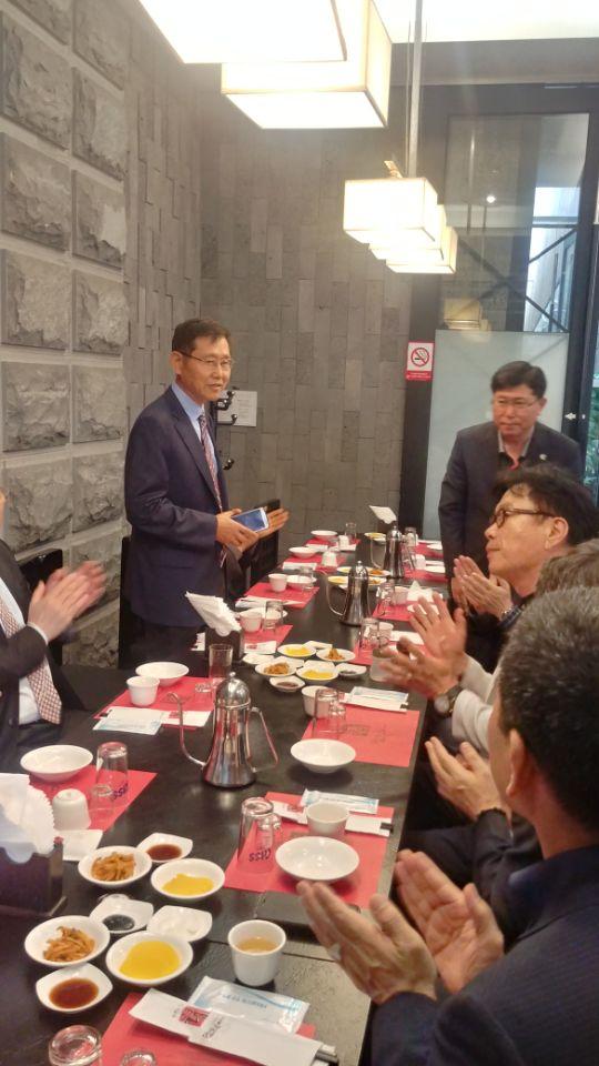 (재)인천기계공고동문장학회 임원-전체 사진-9050546936.jpg