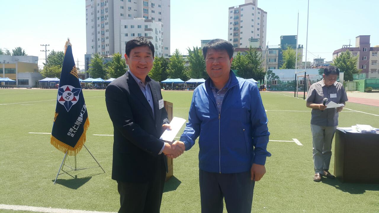 (재)인천기계공고동문장학회 임원-전체 사진-6200985967.jpg