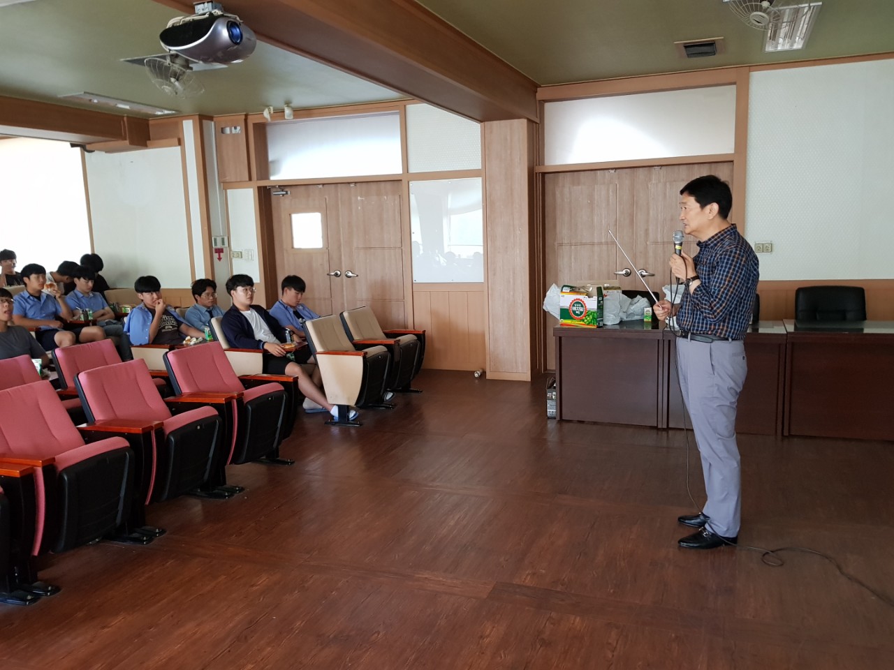(재)인천기계공고동문장학회 임원-전체 사진-9627037148.jpg