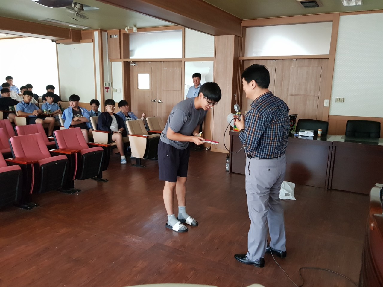 (재)인천기계공고동문장학회 임원-전체 사진-9627037149.jpg