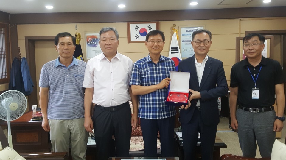 (재)인천기계공고동문장학회 임원-전체 사진-9654937579.jpg