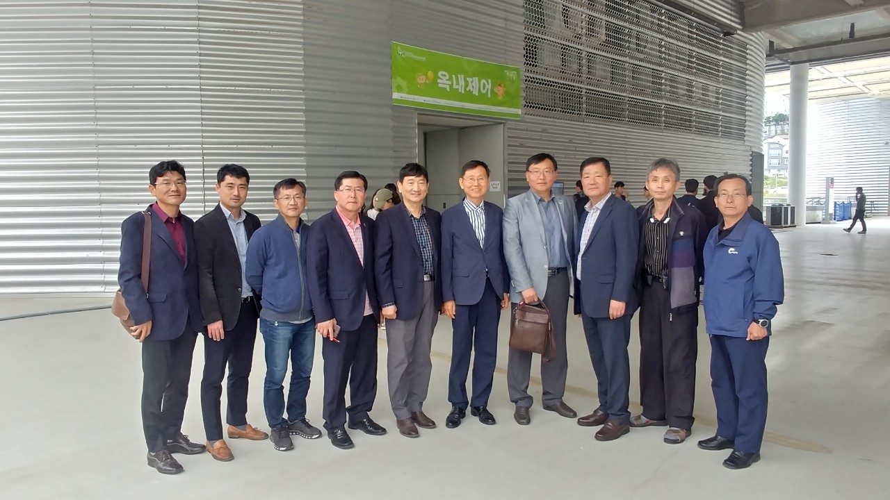 (재)인천기계공고동문장학회 임원-전체 사진-10454602680.jpg