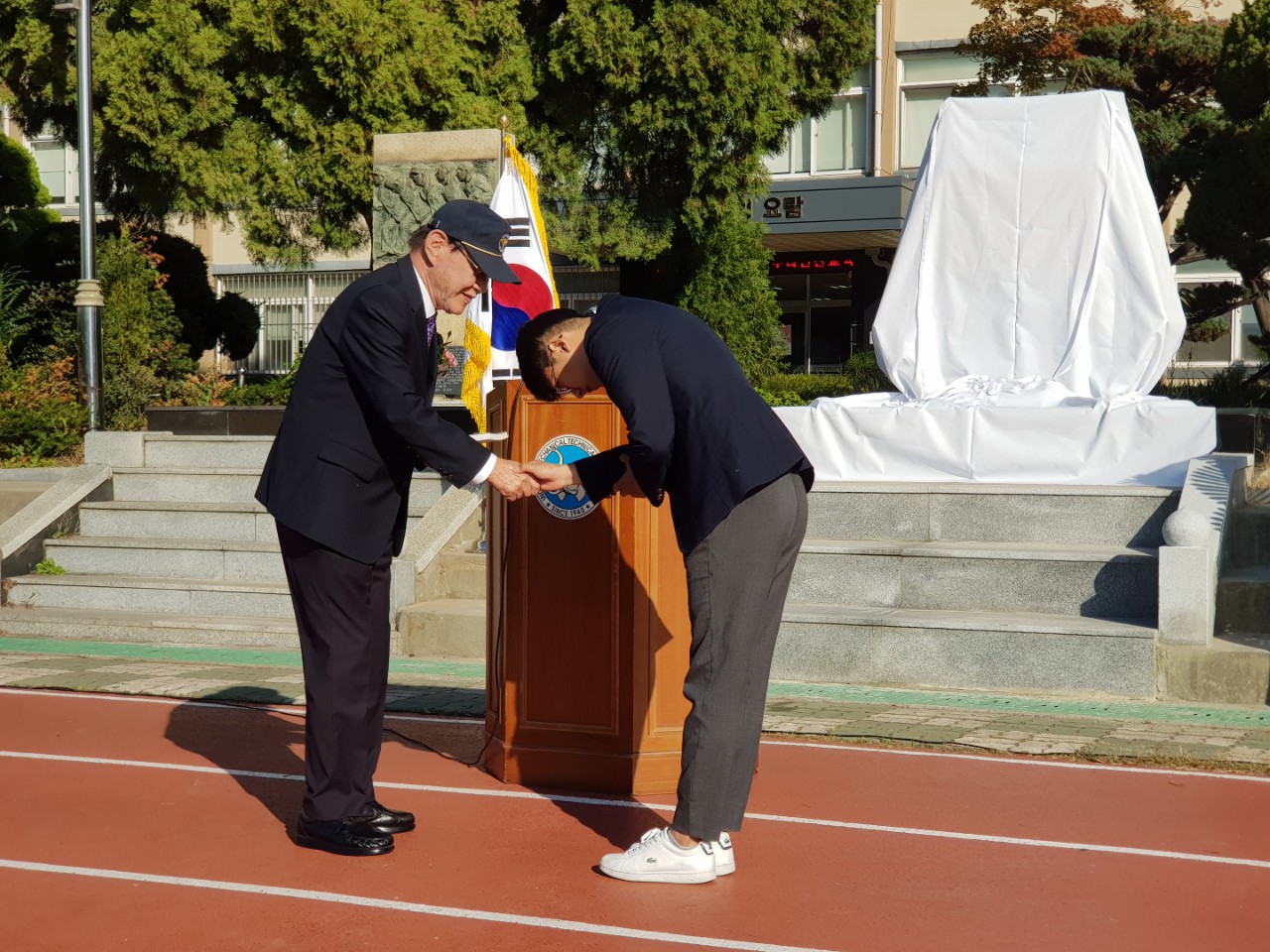 (재)인천기계공고동문장학회 임원-전체 사진-10650181741.jpg