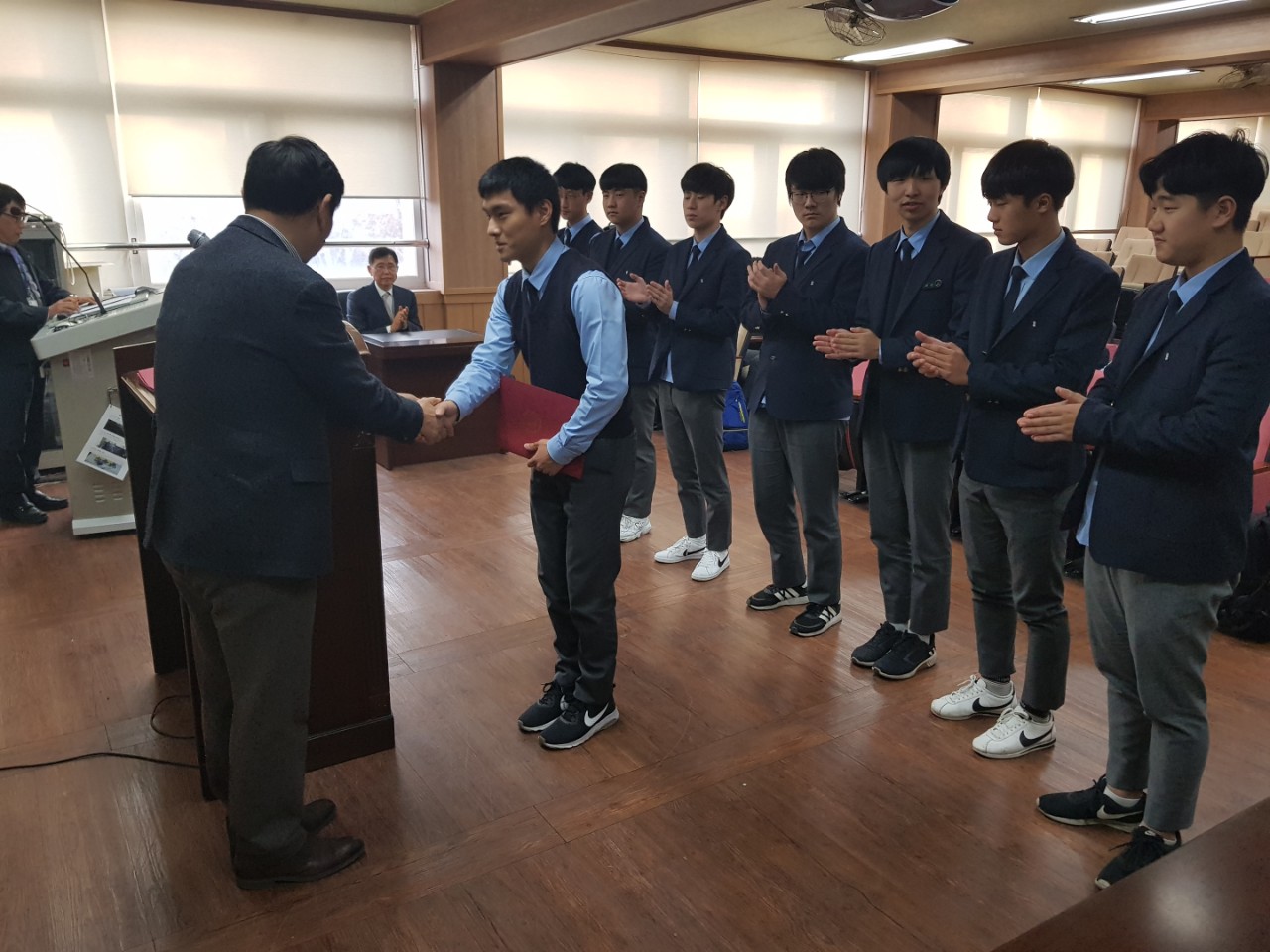 (재)인천기계공고동문장학회 임원-전체 사진-11206671677.jpg