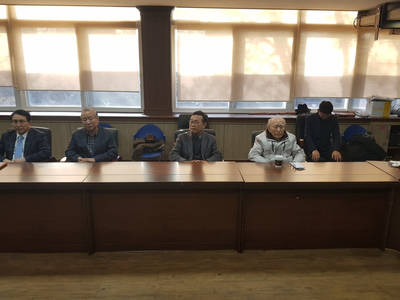 (재)인천기계공고동문장학회 임원-전체 사진-11569980706.jpg