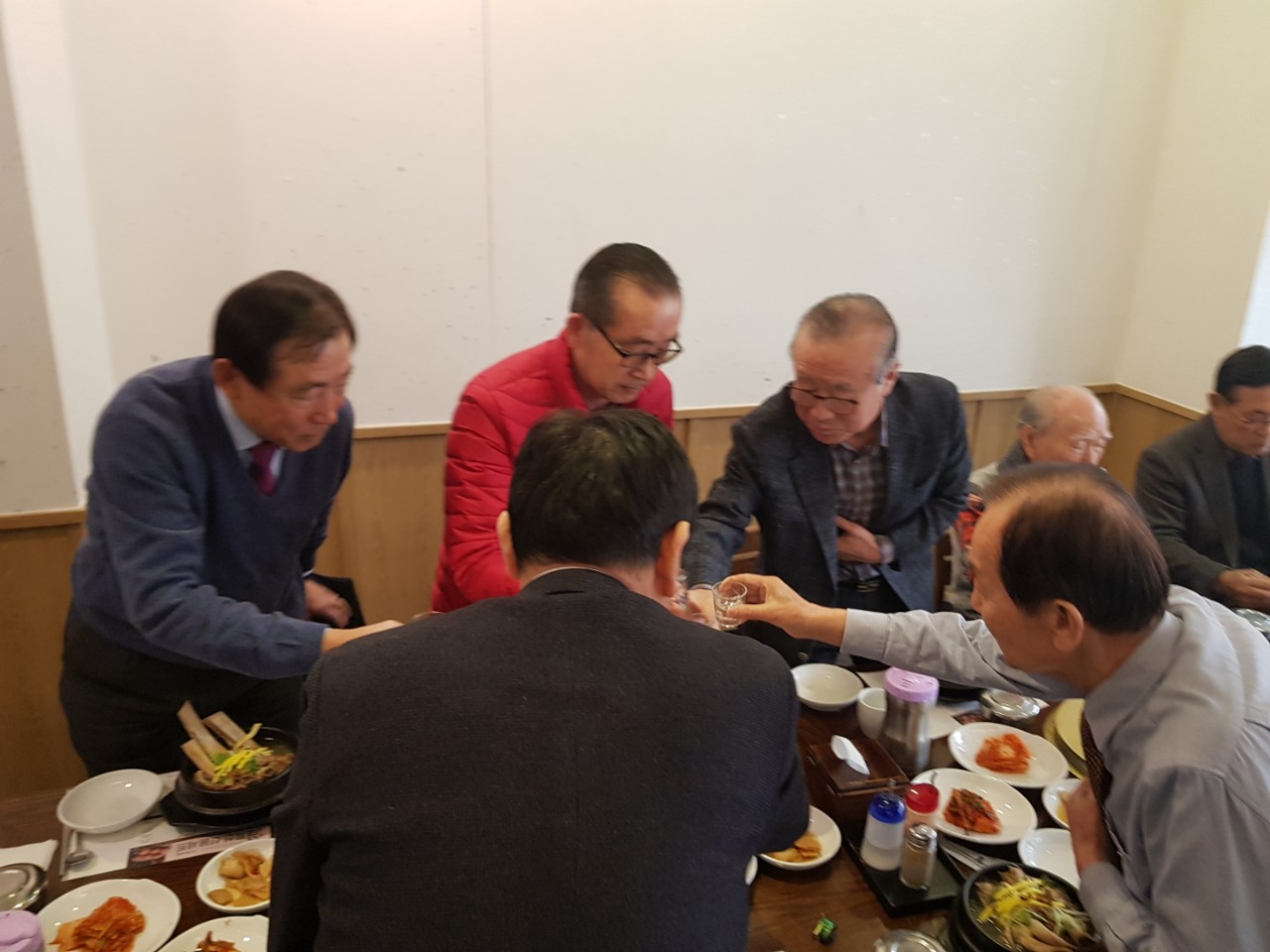 (재)인천기계공고동문장학회 임원-전체 사진-11569980746.jpg