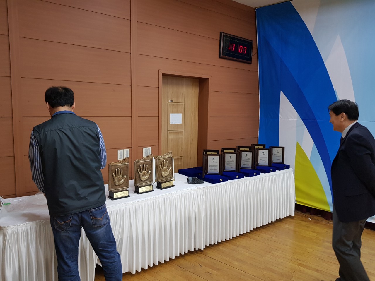 (재)인천기계공고동문장학회 임원-전체 사진-13185882012.jpg