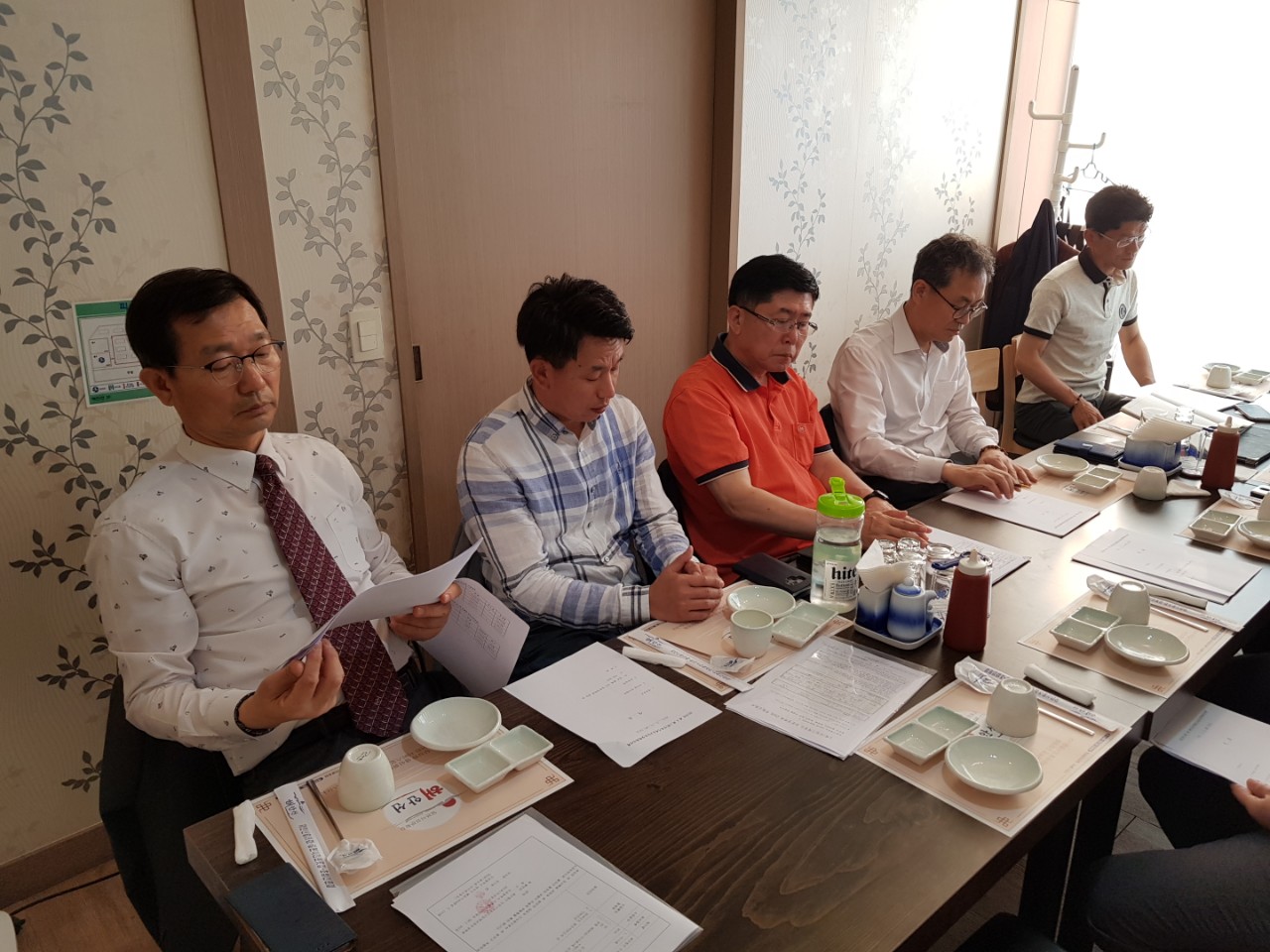 (재)인천기계공고동문장학회 임원-전체 사진-13355175217.jpg
