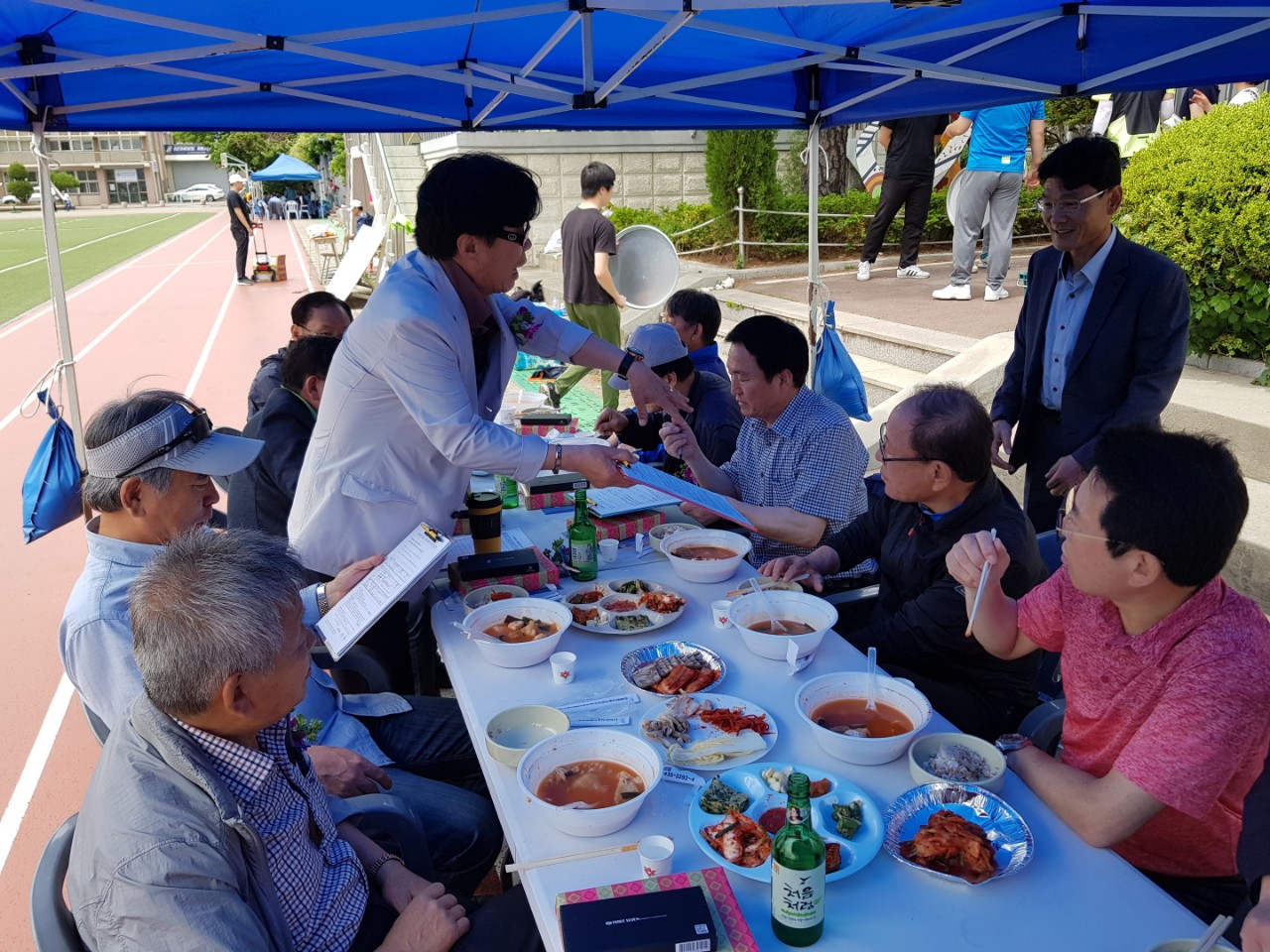 (재)인천기계공고동문장학회 임원-전체 사진-13355536018.jpg