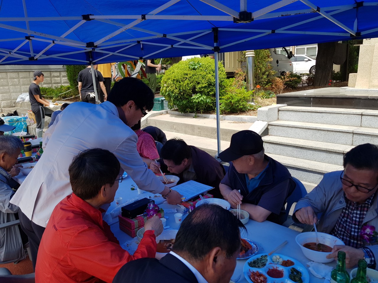 (재)인천기계공고동문장학회 임원-전체 사진-13355536019.jpg