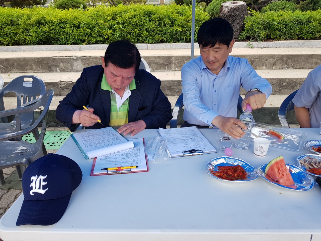 (재)인천기계공고동문장학회 임원-전체 사진-13355536025.jpg