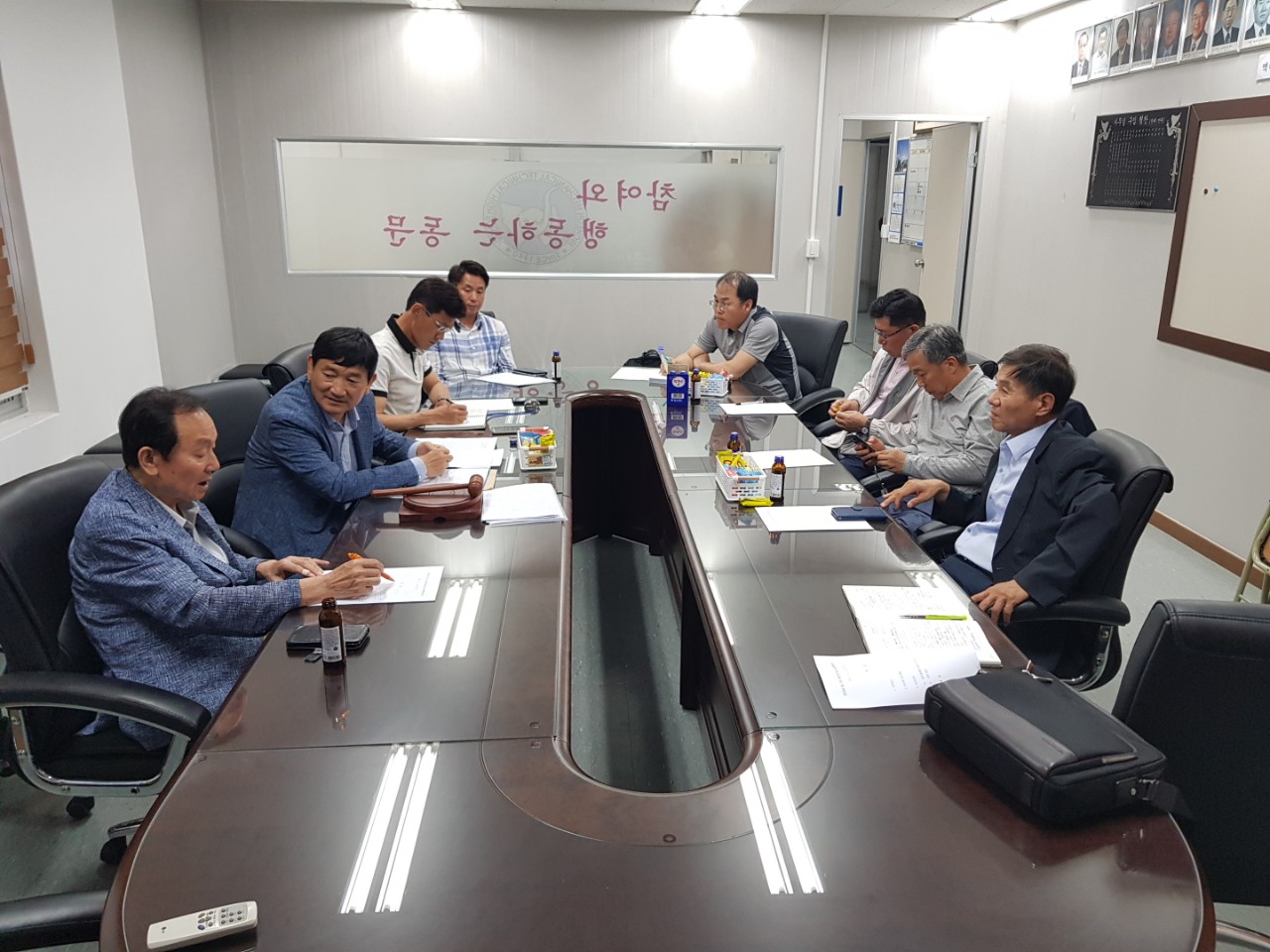 (재)인천기계공고동문장학회 임원-전체 사진-13784363847.jpg