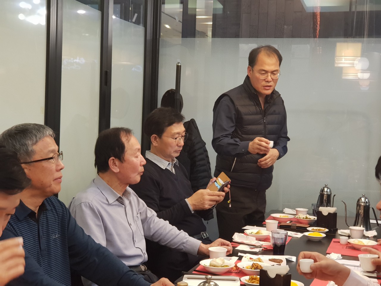 (재)인천기계공고동문장학회 임원-전체 사진-16565571897.jpg
