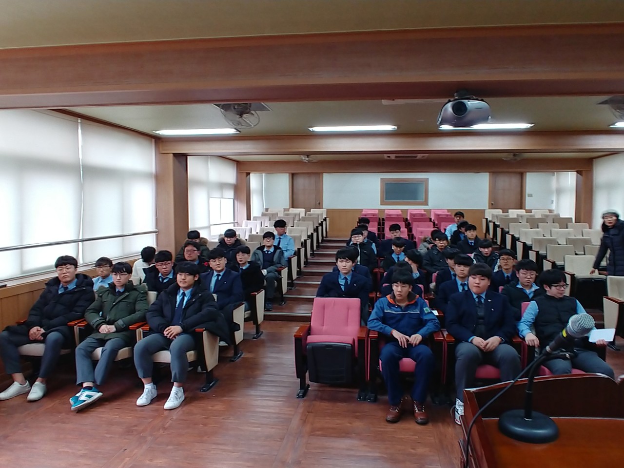 (재)인천기계공고동문장학회 임원-전체 사진-16942492812.jpg