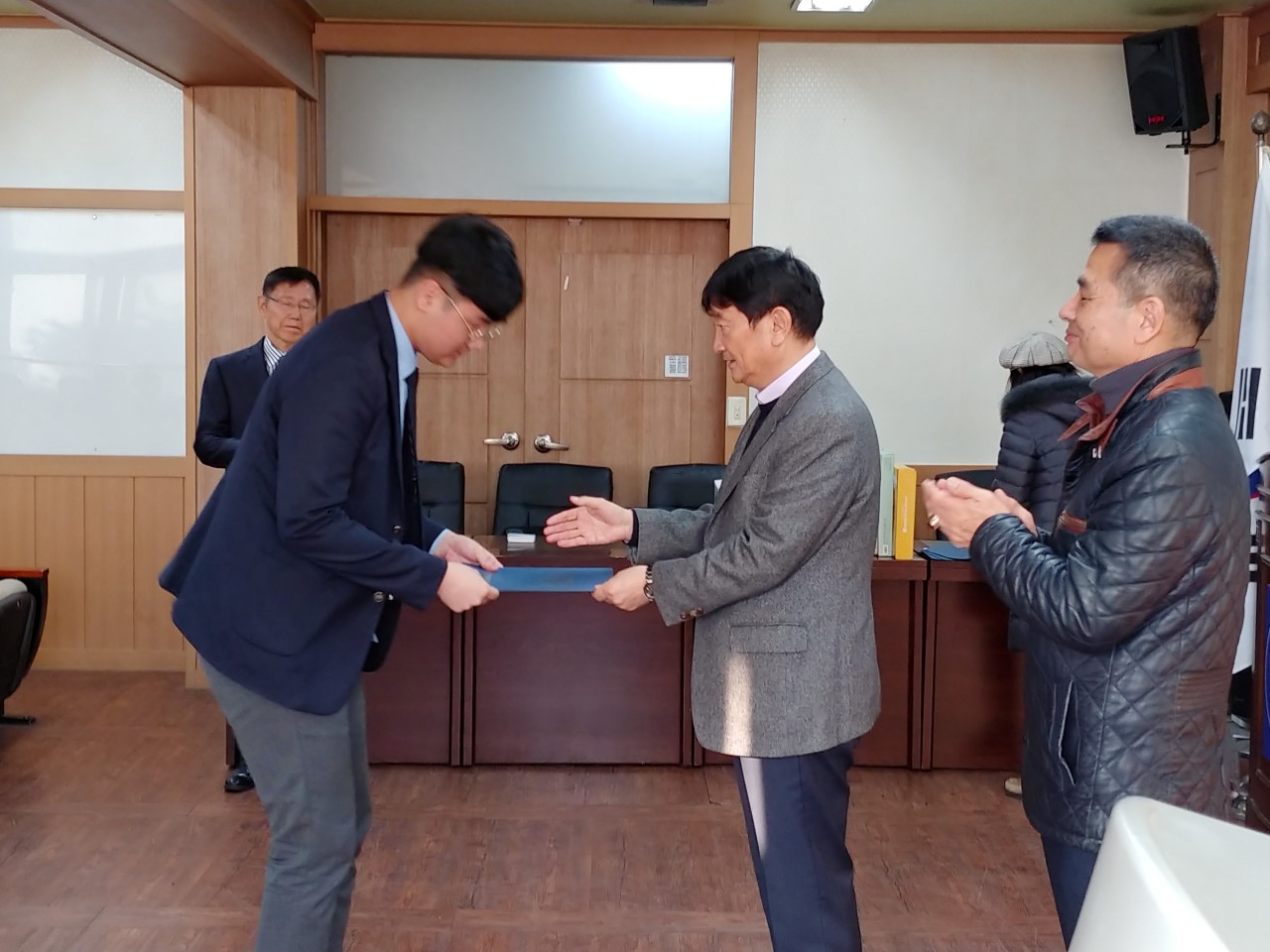 (재)인천기계공고동문장학회 임원-전체 사진-16942492818.jpg