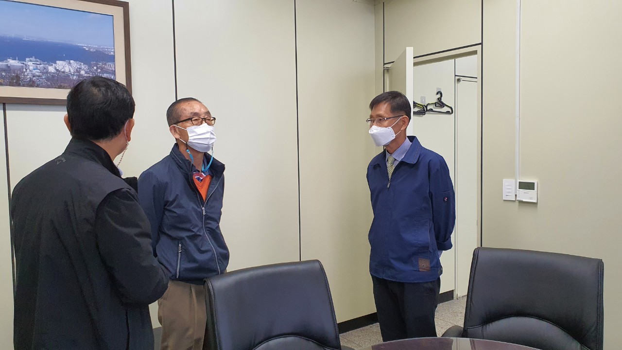 (재)인천기계공고동문장학회 임원-전체 사진-23941874266.jpg