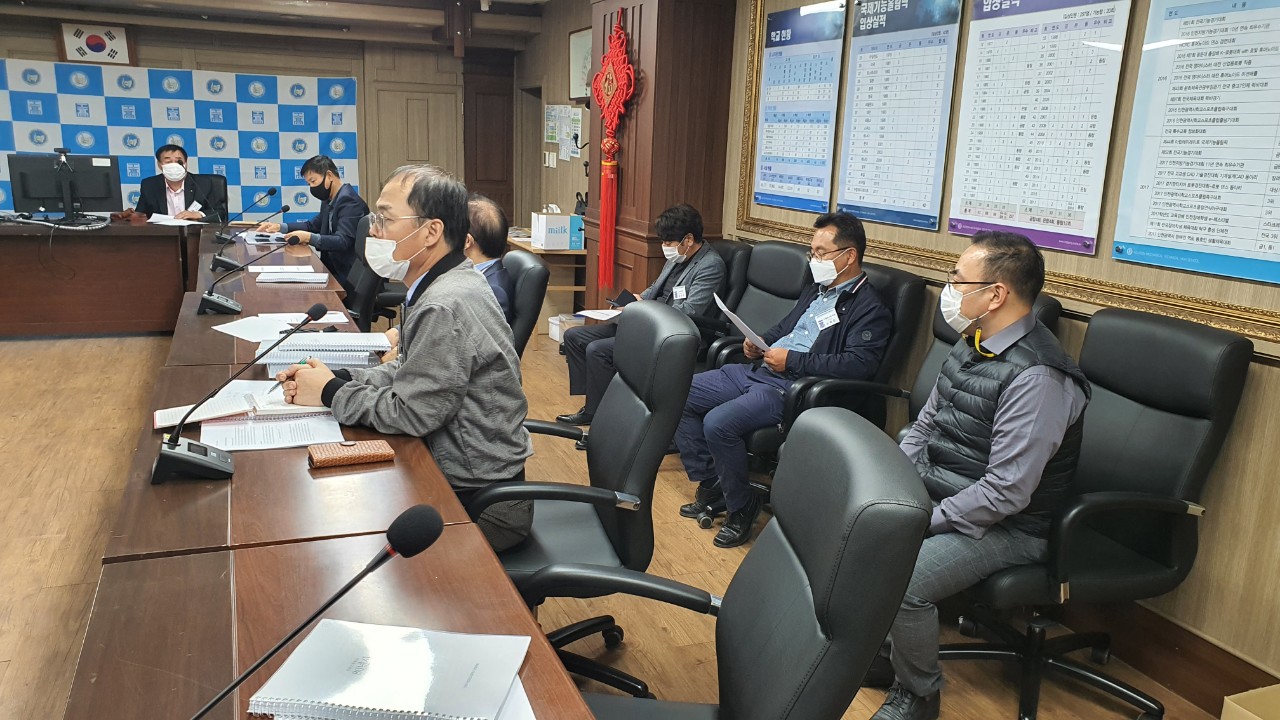 (재)인천기계공고동문장학회 임원-전체 사진-24146095417.jpg
