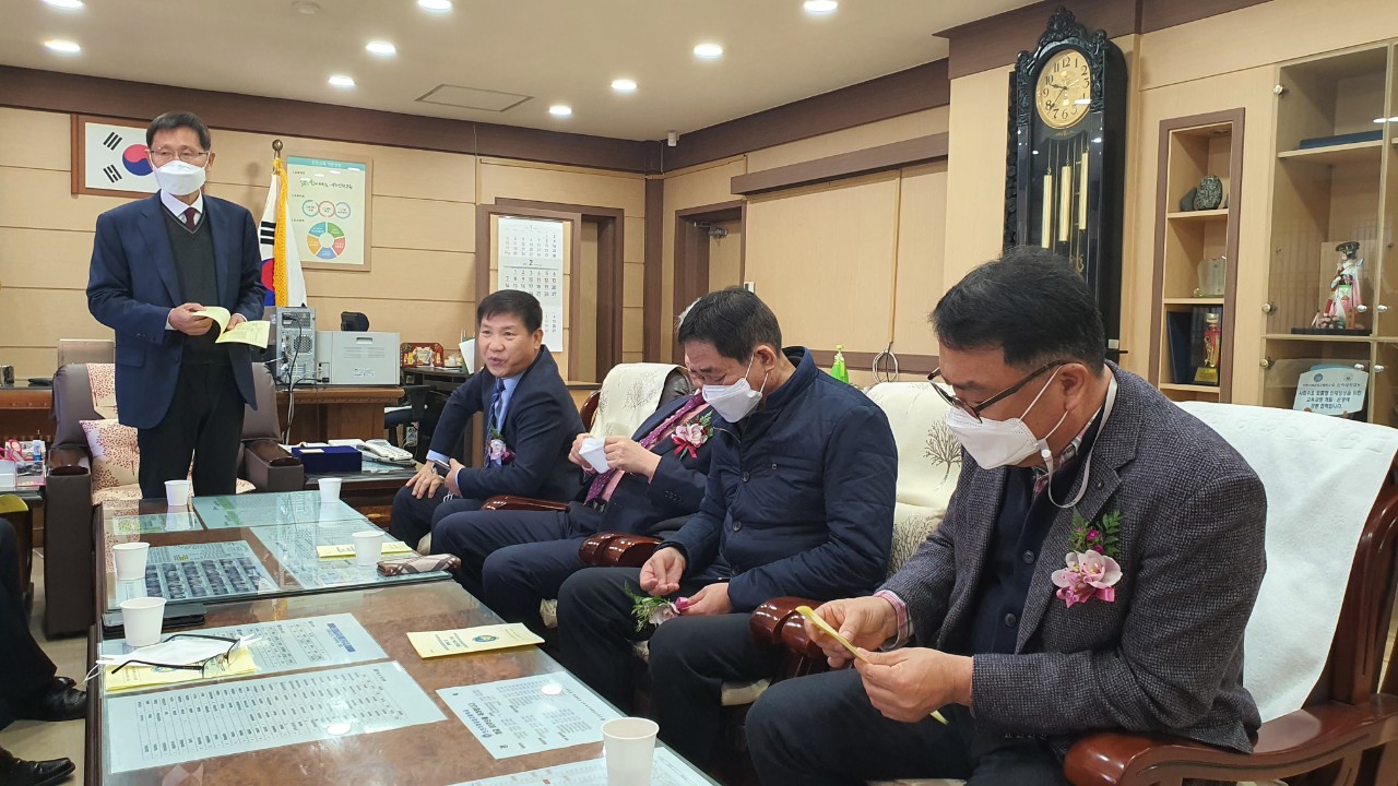 (재)인천기계공고동문장학회 임원-전체 사진-27891038863.jpg