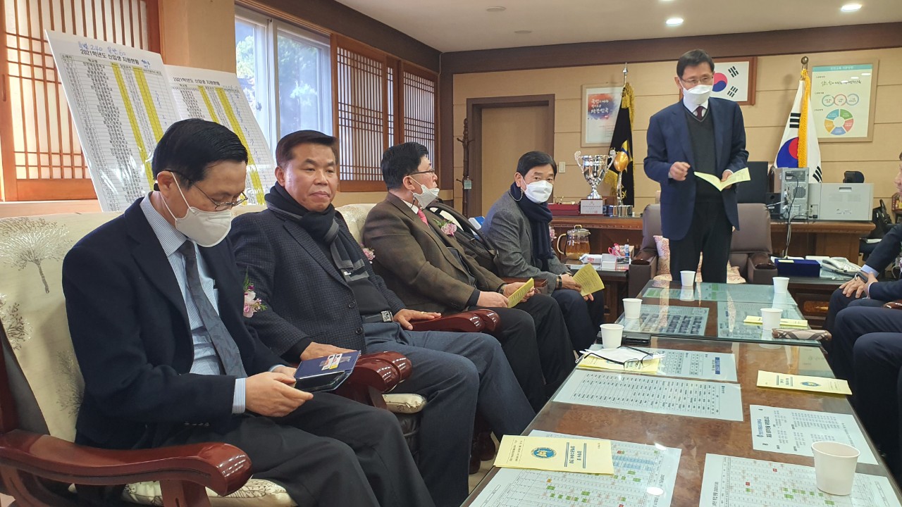 (재)인천기계공고동문장학회 임원-전체 사진-27891038864.jpg