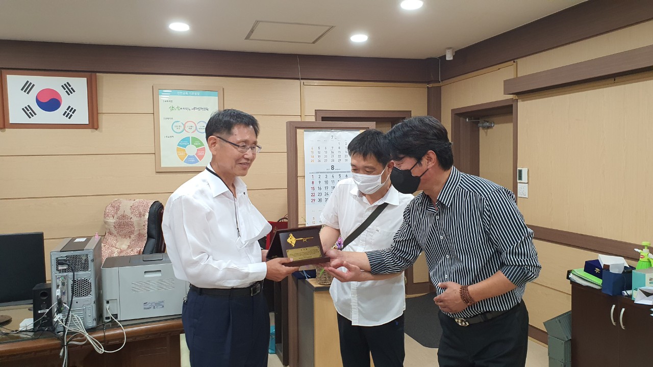 (재)인천기계공고동문장학회 임원-전체 사진-34846493453.jpg