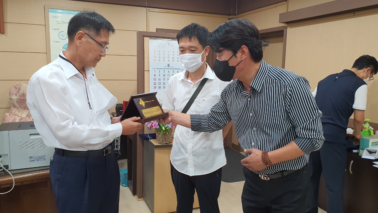 (재)인천기계공고동문장학회 임원-전체 사진-34846493454.jpg