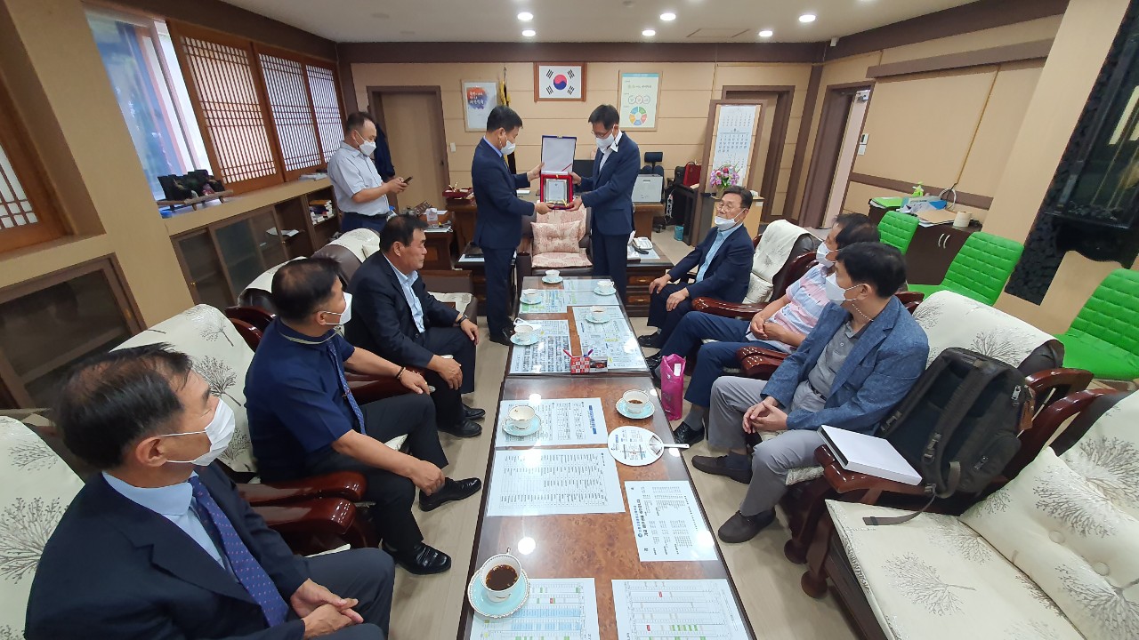 (재)인천기계공고동문장학회 임원-전체 사진-34846493457.jpg