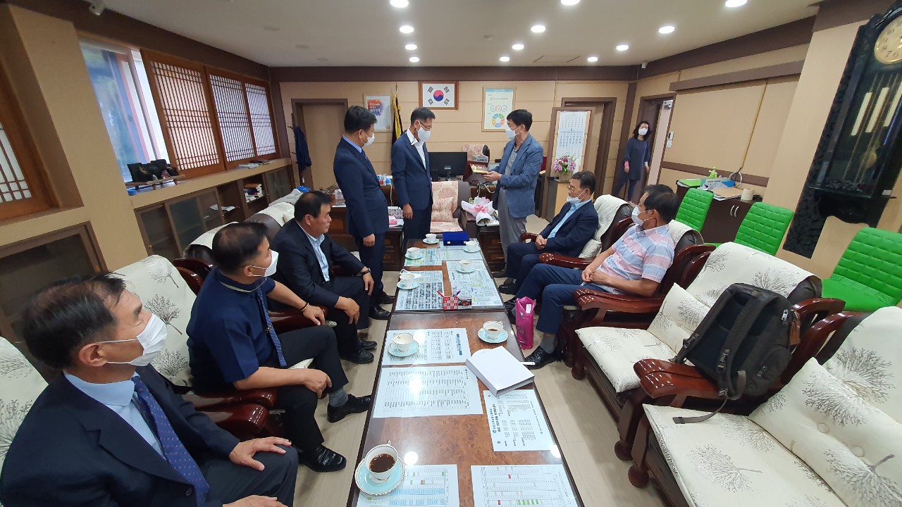(재)인천기계공고동문장학회 임원-전체 사진-34846493460.jpg