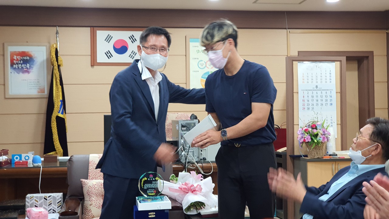 (재)인천기계공고동문장학회 임원-전체 사진-34846493467.jpg