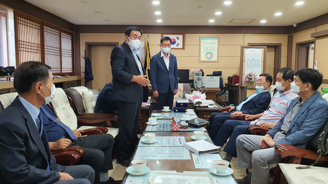 (재)인천기계공고동문장학회 임원-전체 사진-34846493468.jpg