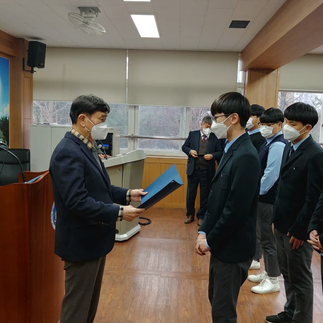 (재)인천기계공고동문장학회 임원-전체 사진-37926850087.jpg