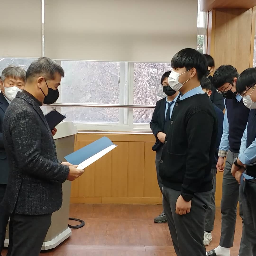 (재)인천기계공고동문장학회 임원-전체 사진-37926850089.jpg