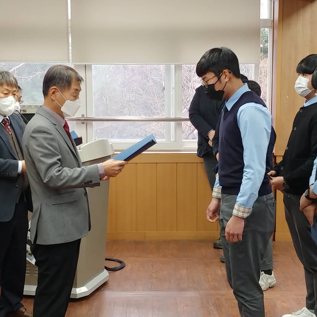 (재)인천기계공고동문장학회 임원-전체 사진-37926850091.jpg