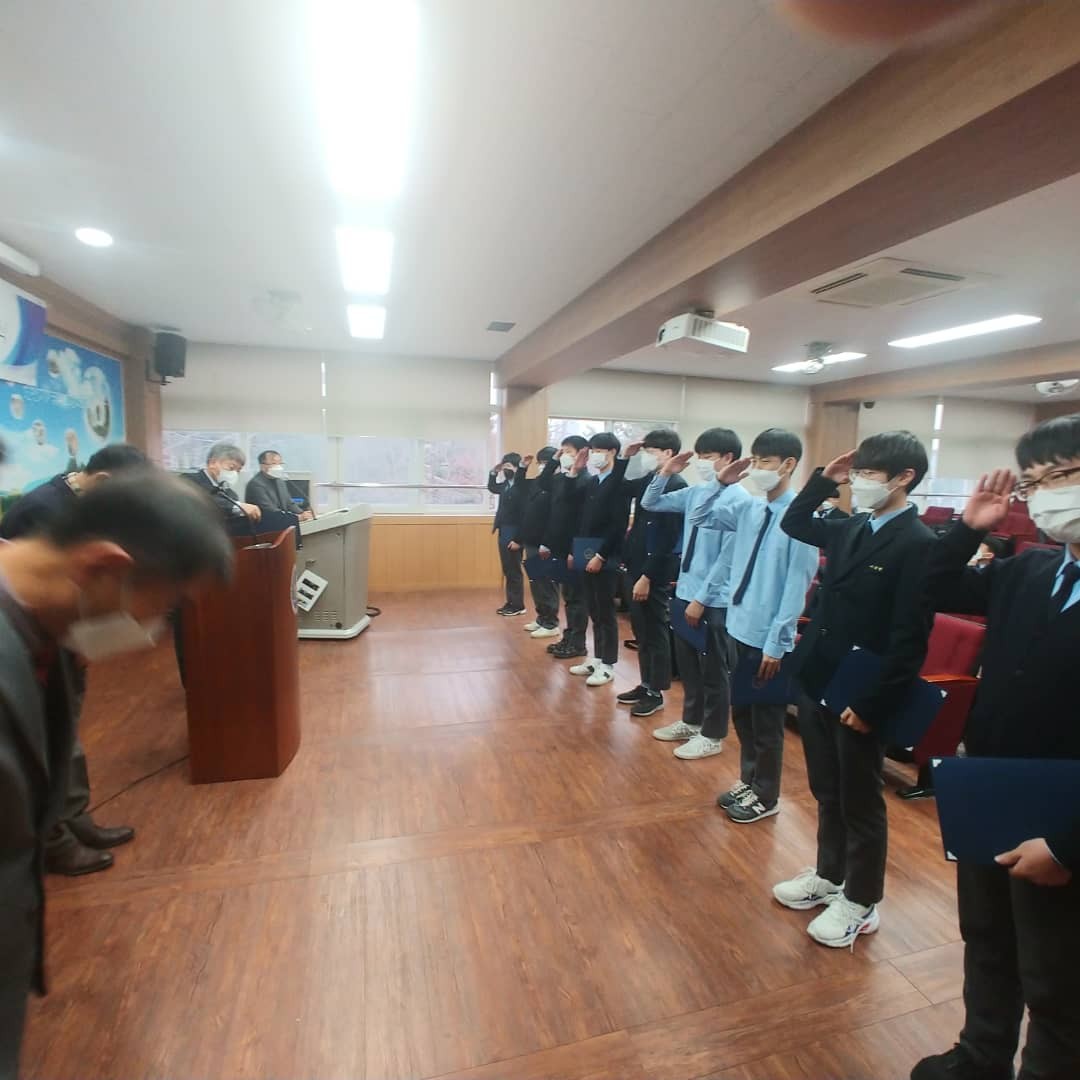 (재)인천기계공고동문장학회 임원-전체 사진-37926850093.jpg