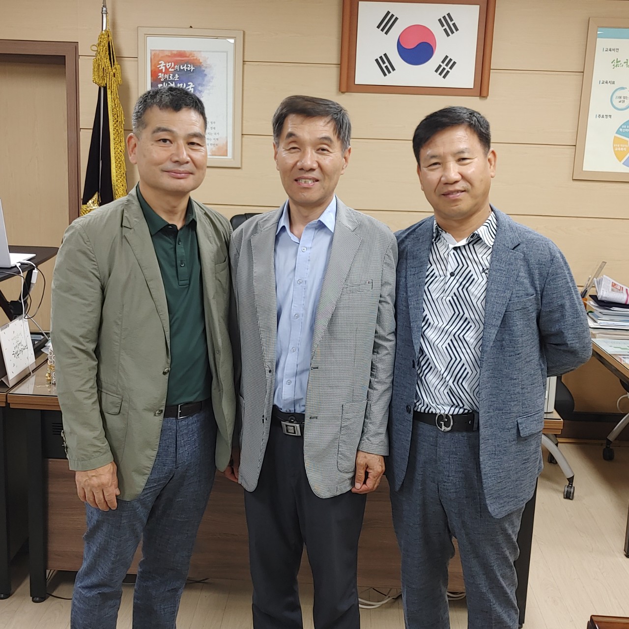 (재)인천기계공고동문장학회 임원-전체 사진-44108715308.jpg