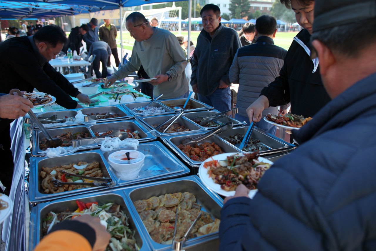 (재)인천기계공고동문장학회 임원-전체 사진-46016586928.jpg