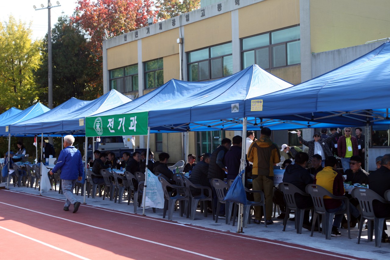 (재)인천기계공고동문장학회 임원-전체 사진-46016586930.jpg