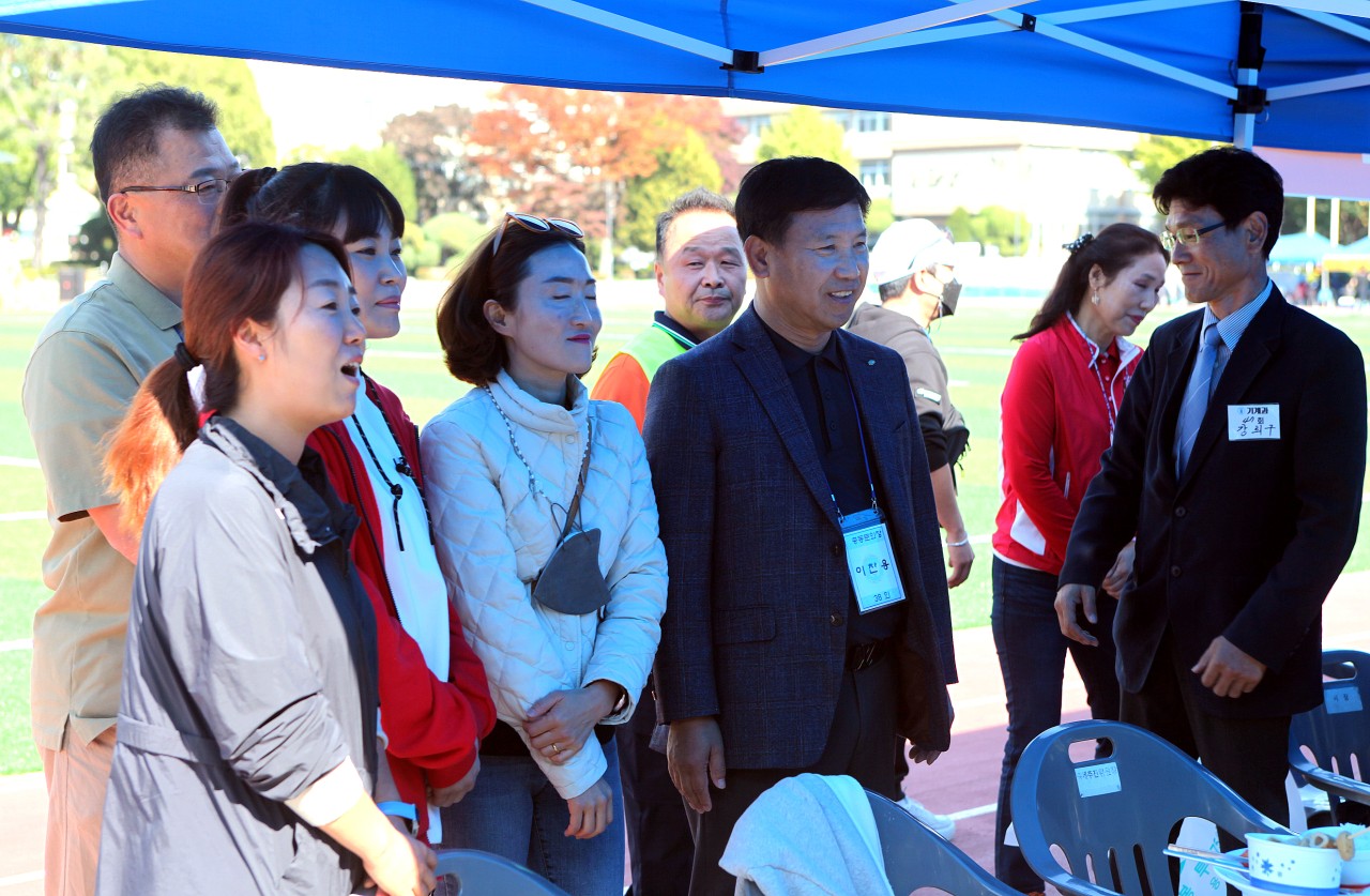 (재)인천기계공고동문장학회 임원-전체 사진-46016586931.jpg