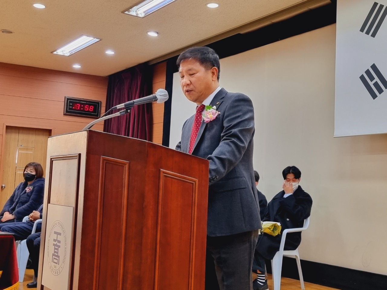 (재)인천기계공고동문장학회 임원-전체 사진-48211016794.jpg