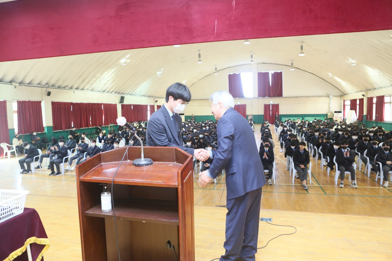 (재)인천기계공고동문장학회 임원-전체 사진-49602697591.jpg
