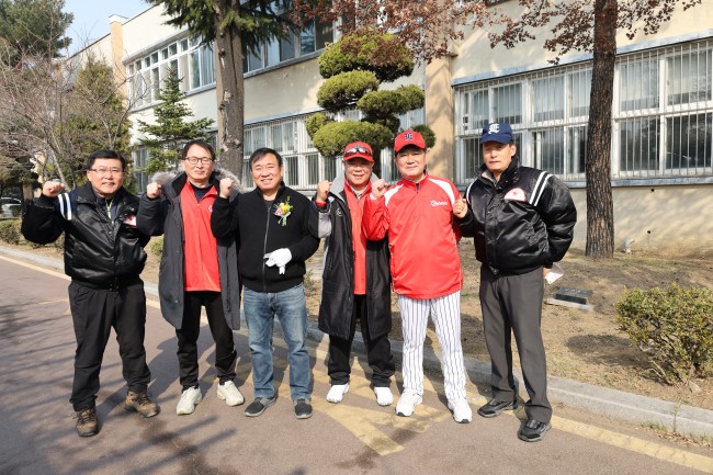 (재)인천기계공고동문장학회 임원-전체 사진-49827596066.jpg