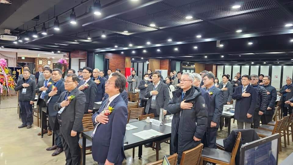 (재)인천기계공고동문장학회 임원-전체 사진-58470277332.jpg