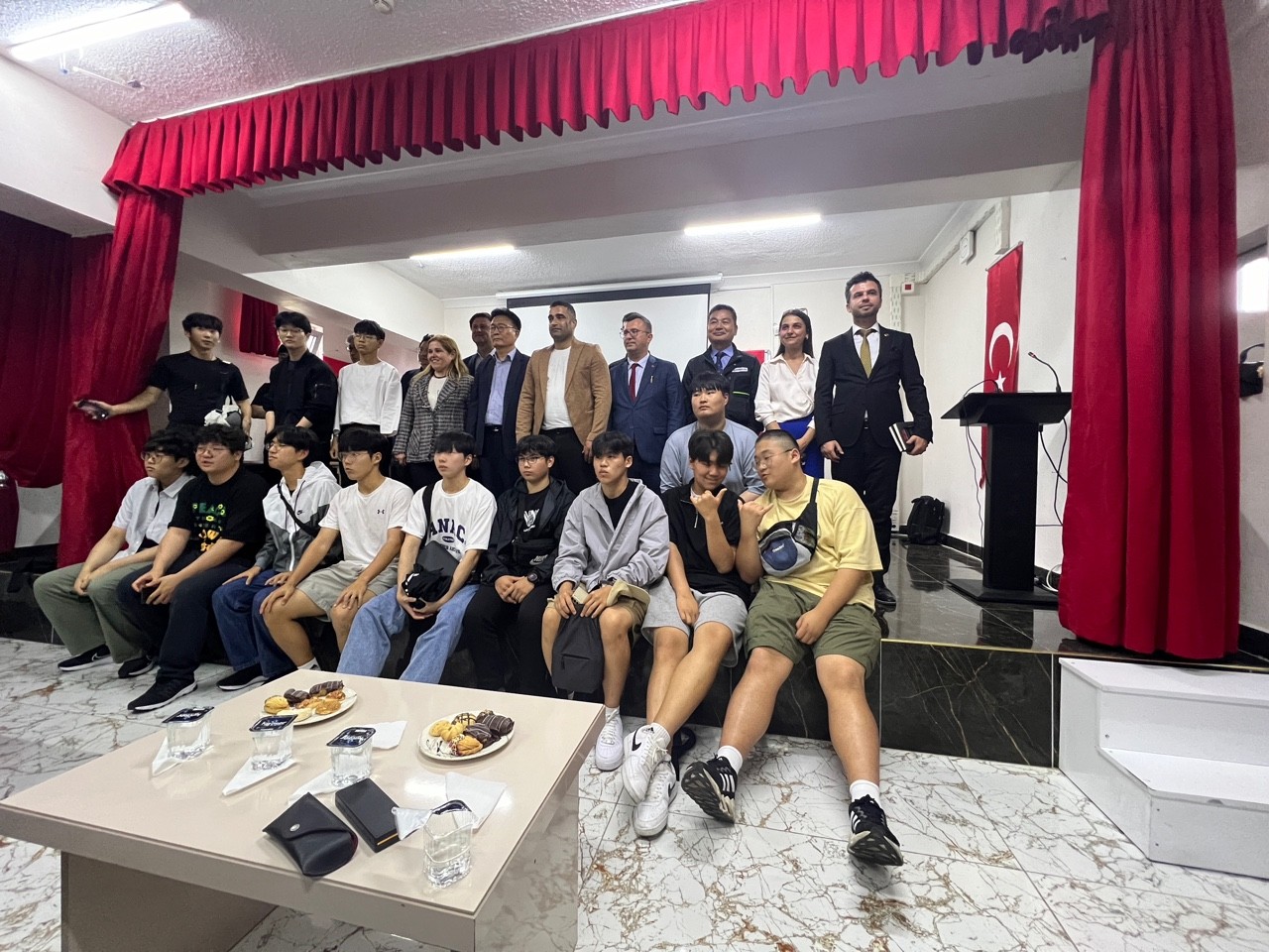 (재)인천기계공고동문장학회 임원-전체 사진-61094466861.jpg